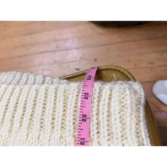 Vintage Carreau Cream Cable Knit Crew Neck Sweater with Floral Accents M - Picture 12 of 12